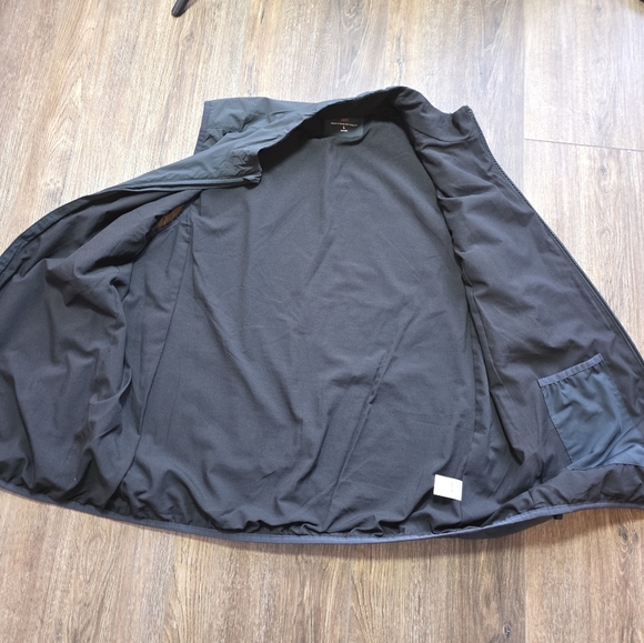 Rhone Men’s Performance Softshell Vest Size L Black Water Resistant Zip Front - Picture 13 of 14